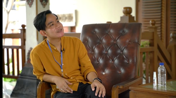 chef-arnold-ngobrol-bareng-gibran-rakabuming-bahas-ukm-hingga-makanan-favorit-2_169